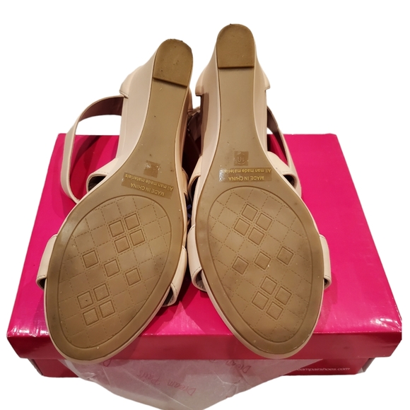 NIB Womens Dream pairs Sandi 3 inch wedge size 10 color nude nubuck leather - Picture 3 of 6